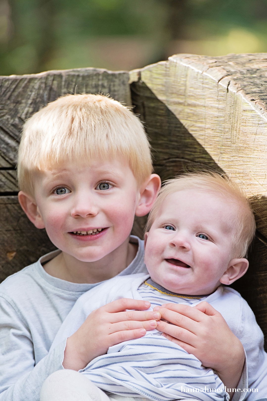 Family photography in the woods, Bracknell, Berkshire-16