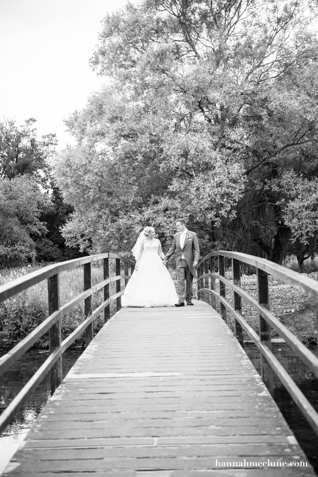 The Swan Bibury Cotswolds wedding photographer-1