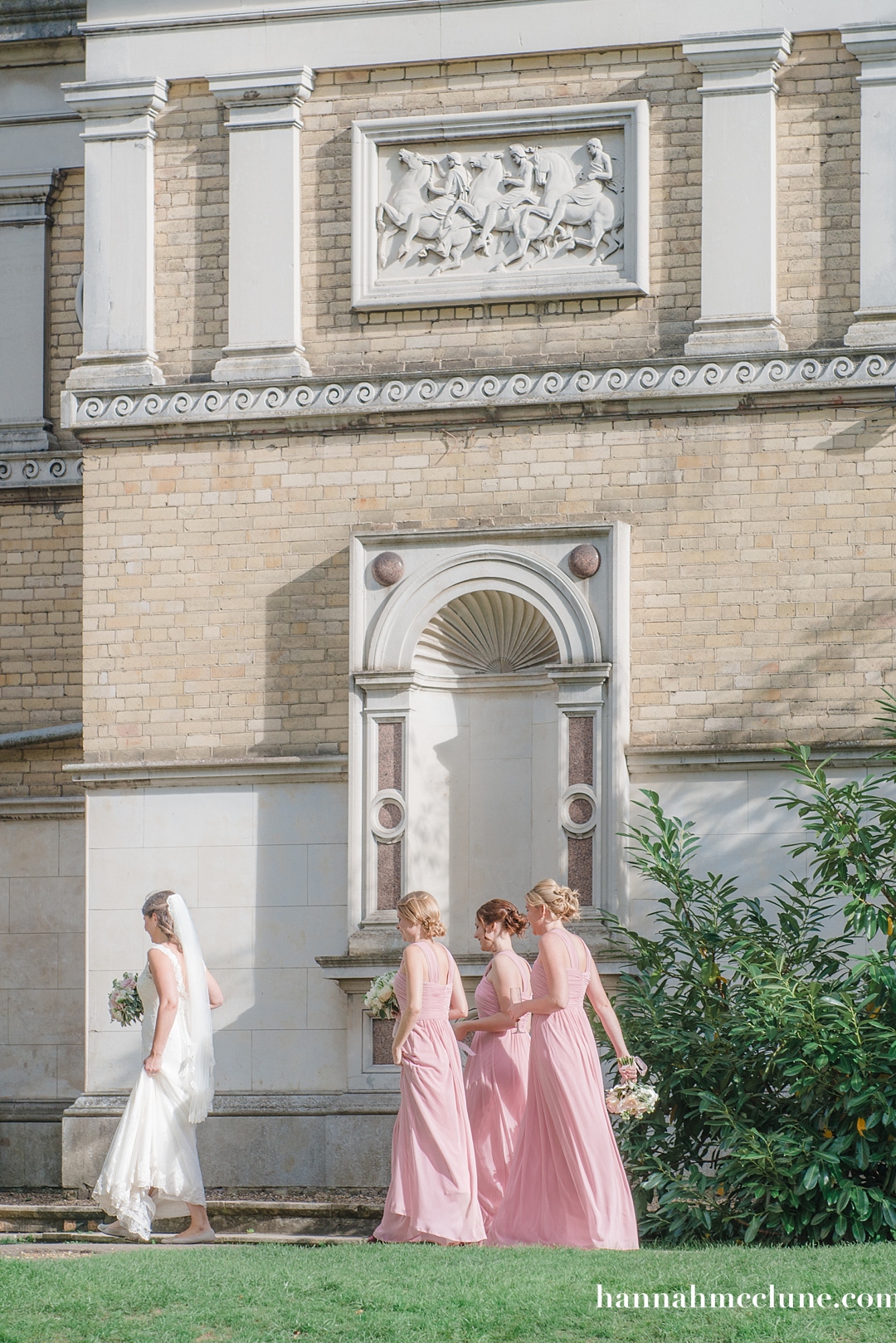 Hampton Court House Wedding Photographer-22
