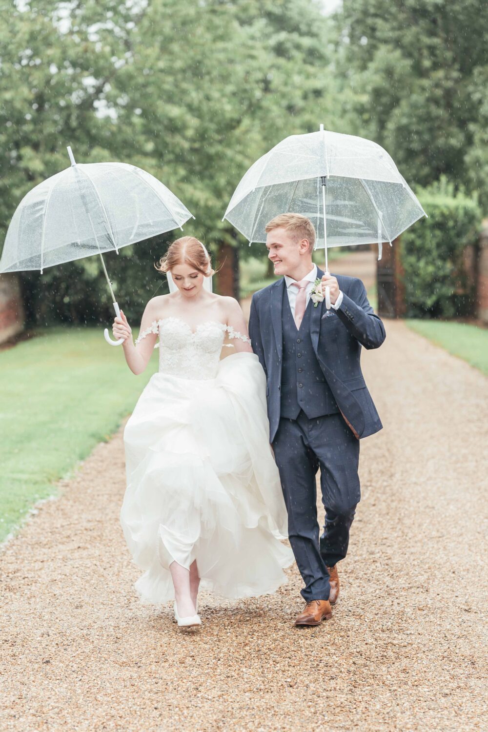 Rainy wedding day tips